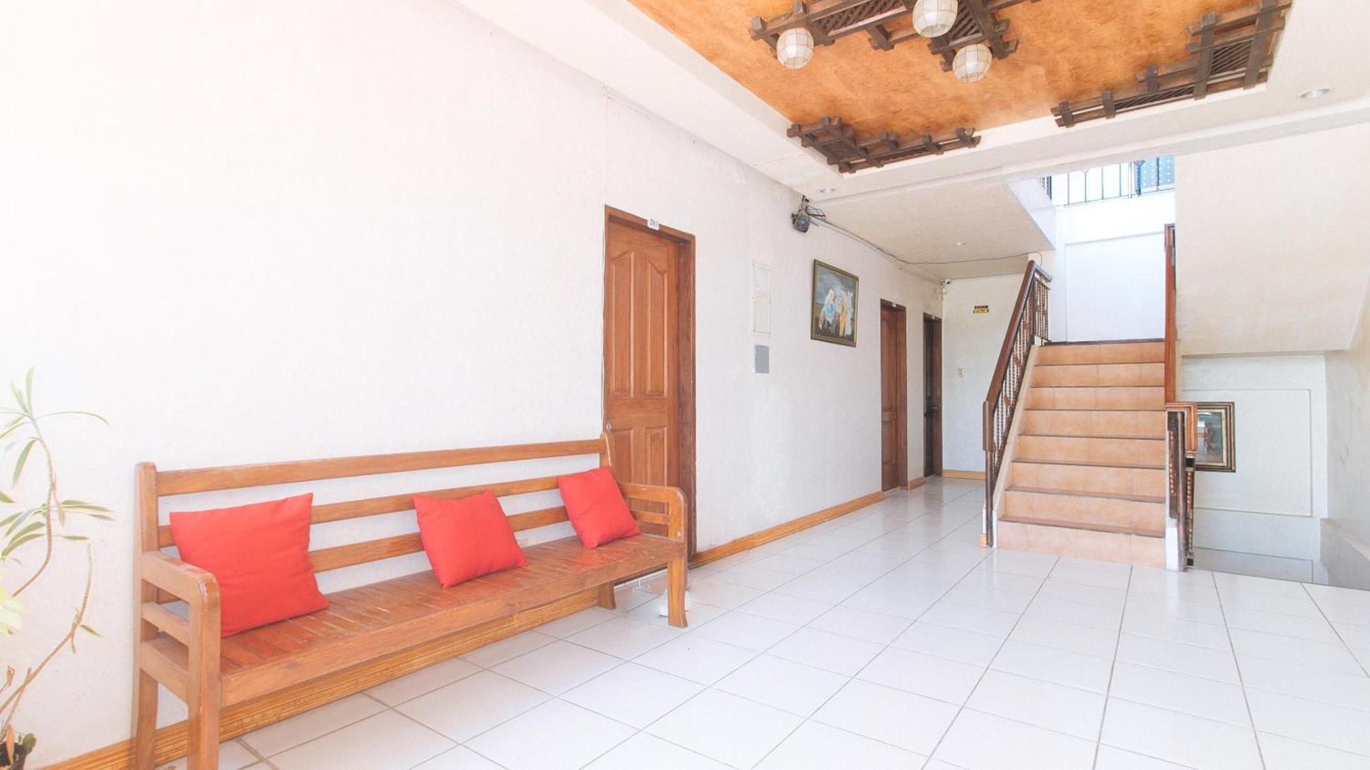 פנגלאו Reddoorz At Coco Grove Tourist Inn מראה חיצוני תמונה